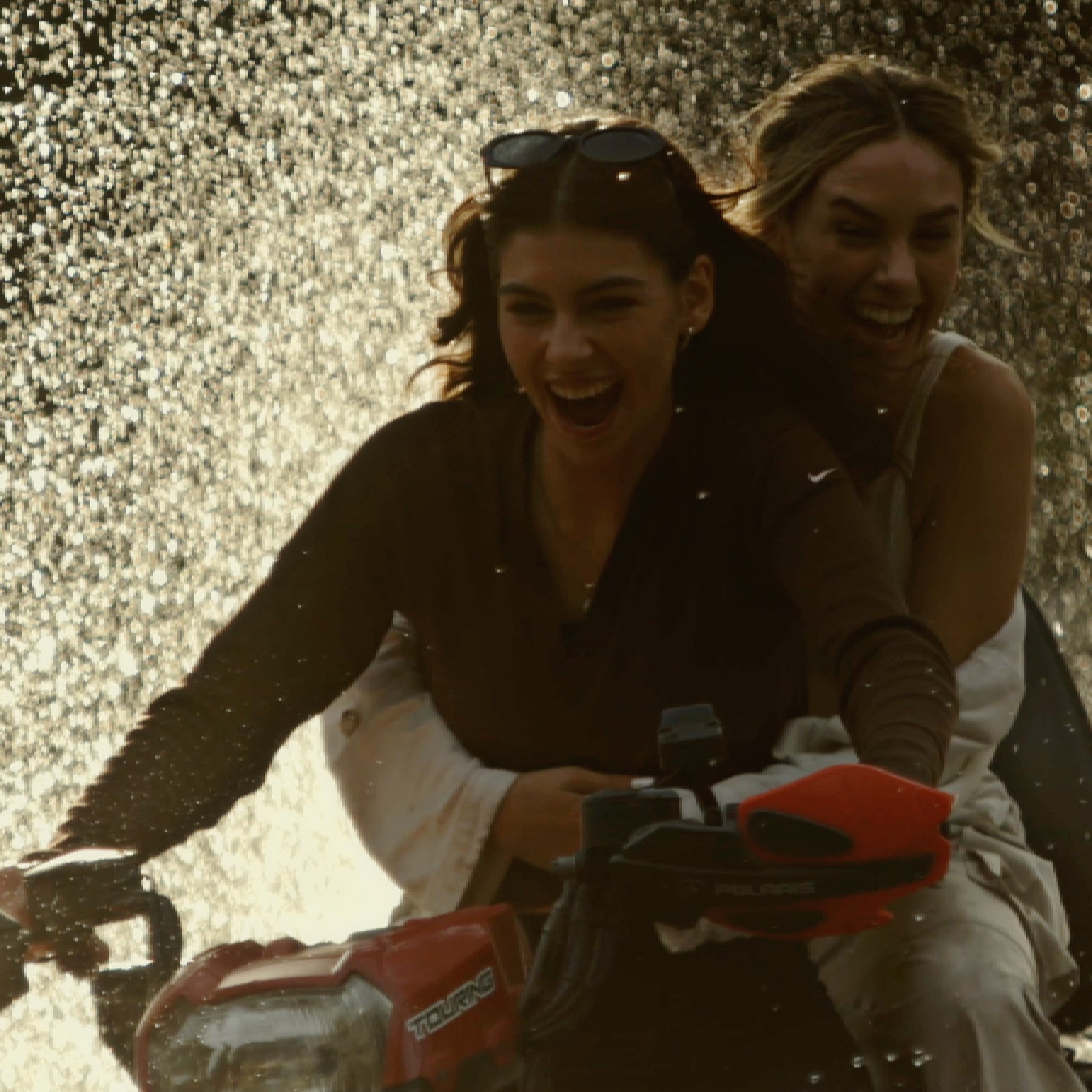 Manlo Can you feel the light Artwork” title=